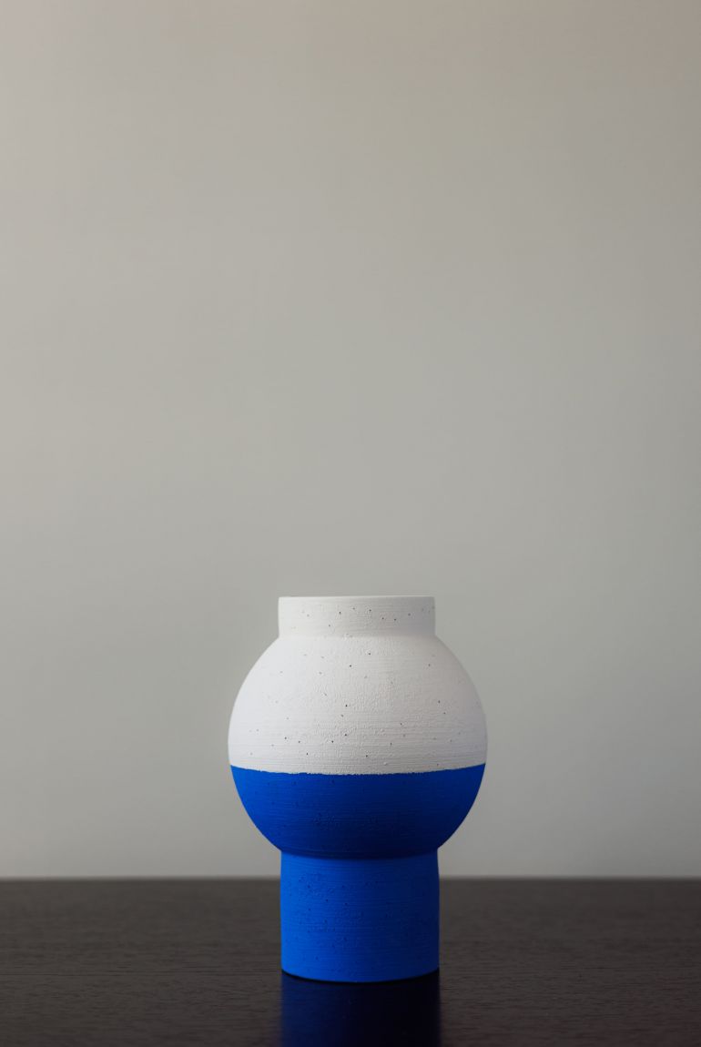 Vase To antistrofo blue