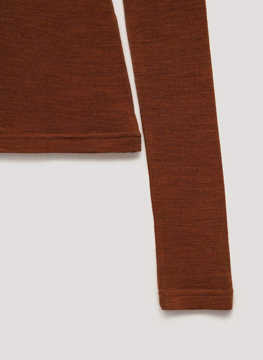 Brown fitted longsleeve