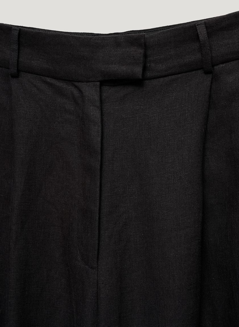 Black linen darted pants