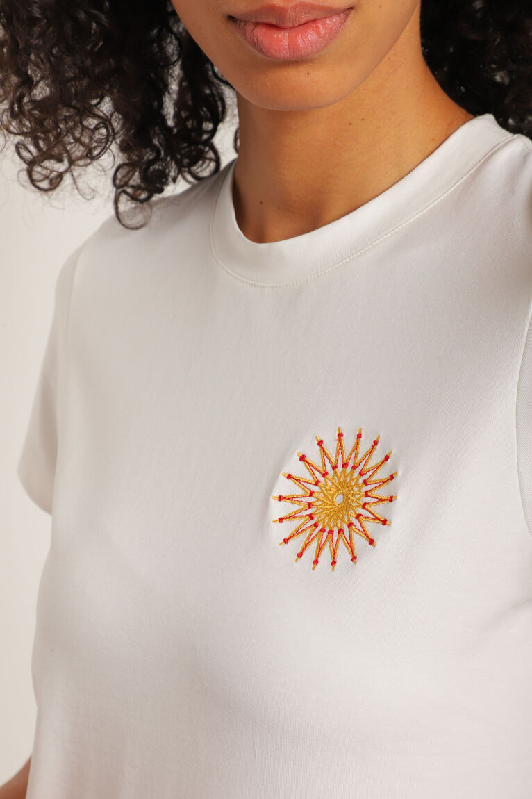 Milk-Colored T-shirt with Star Embroidery