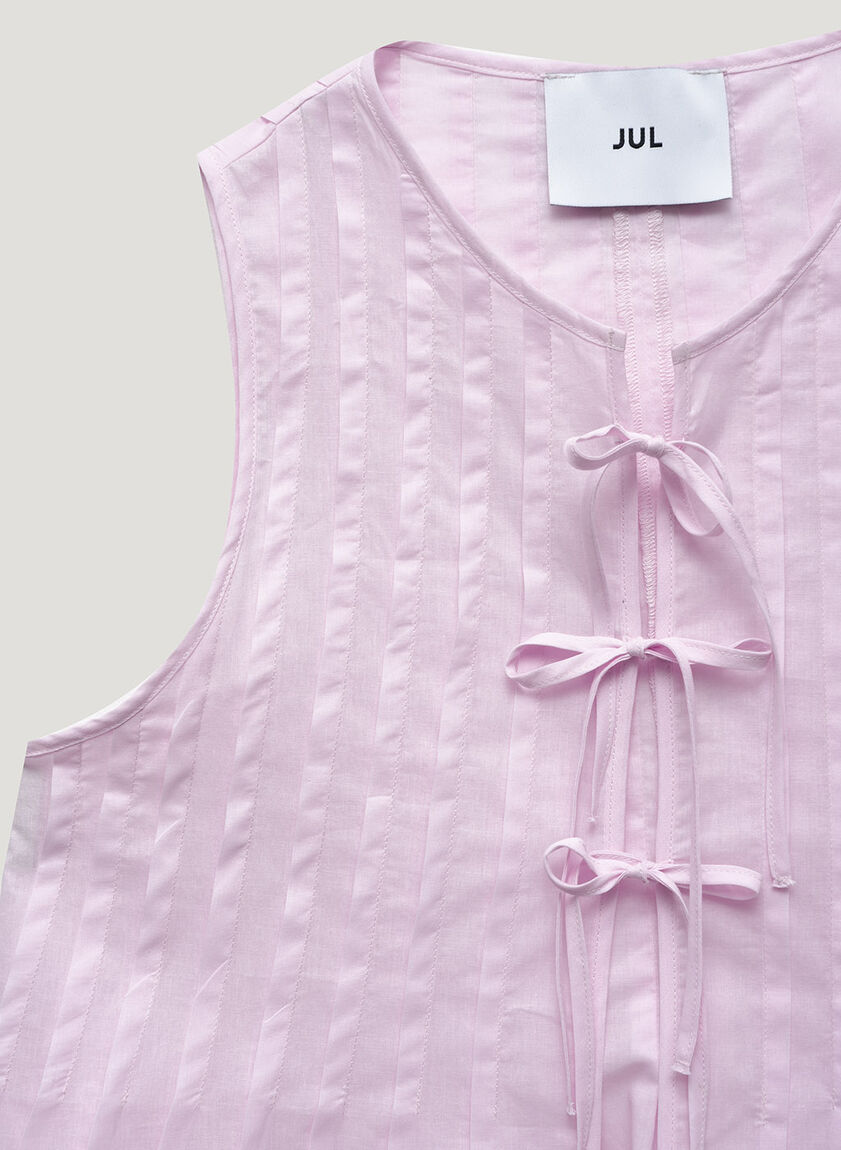 Pink cambric vest with ties