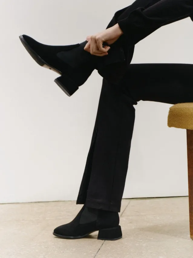 Suede ankle boots with rubber band Eliza