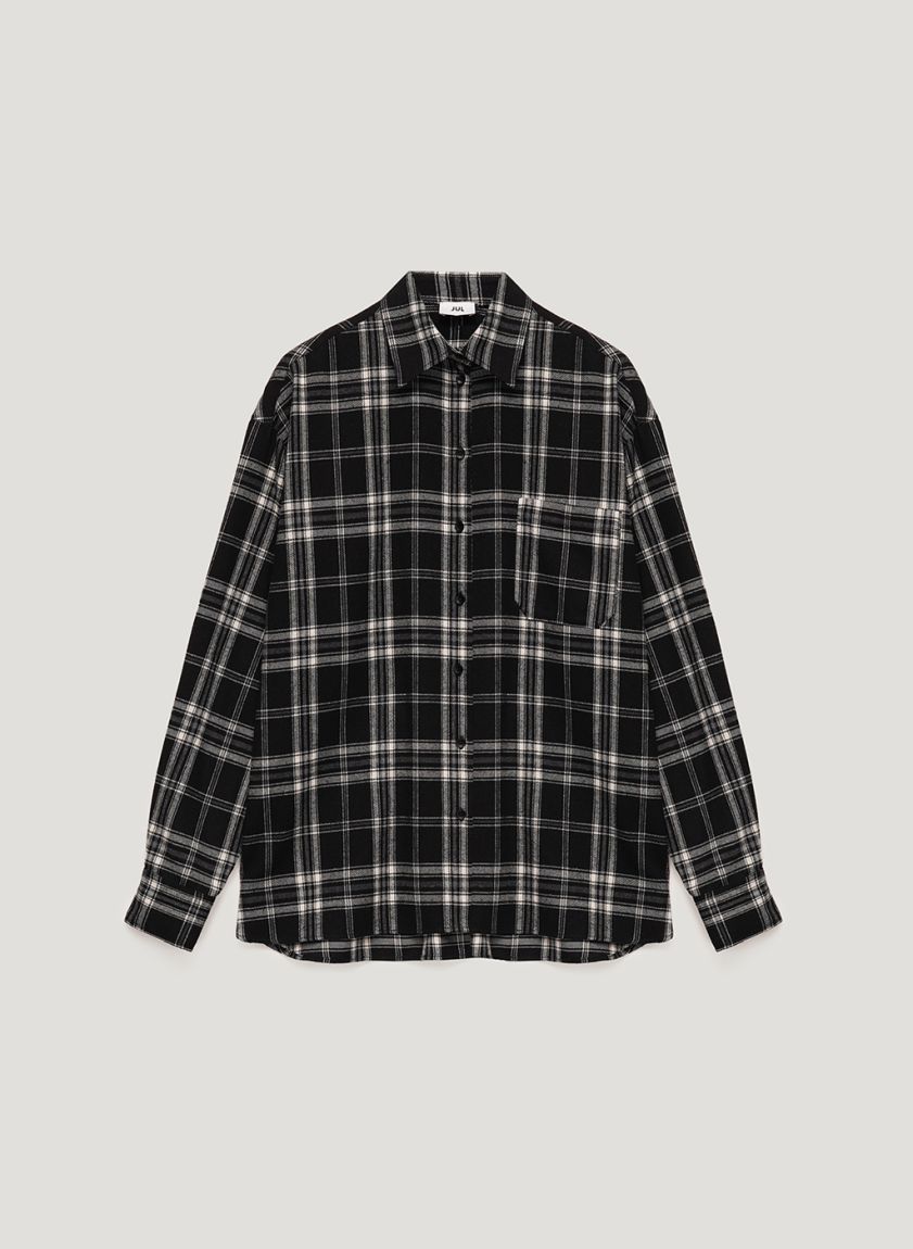 Oversized black-white checked shirt