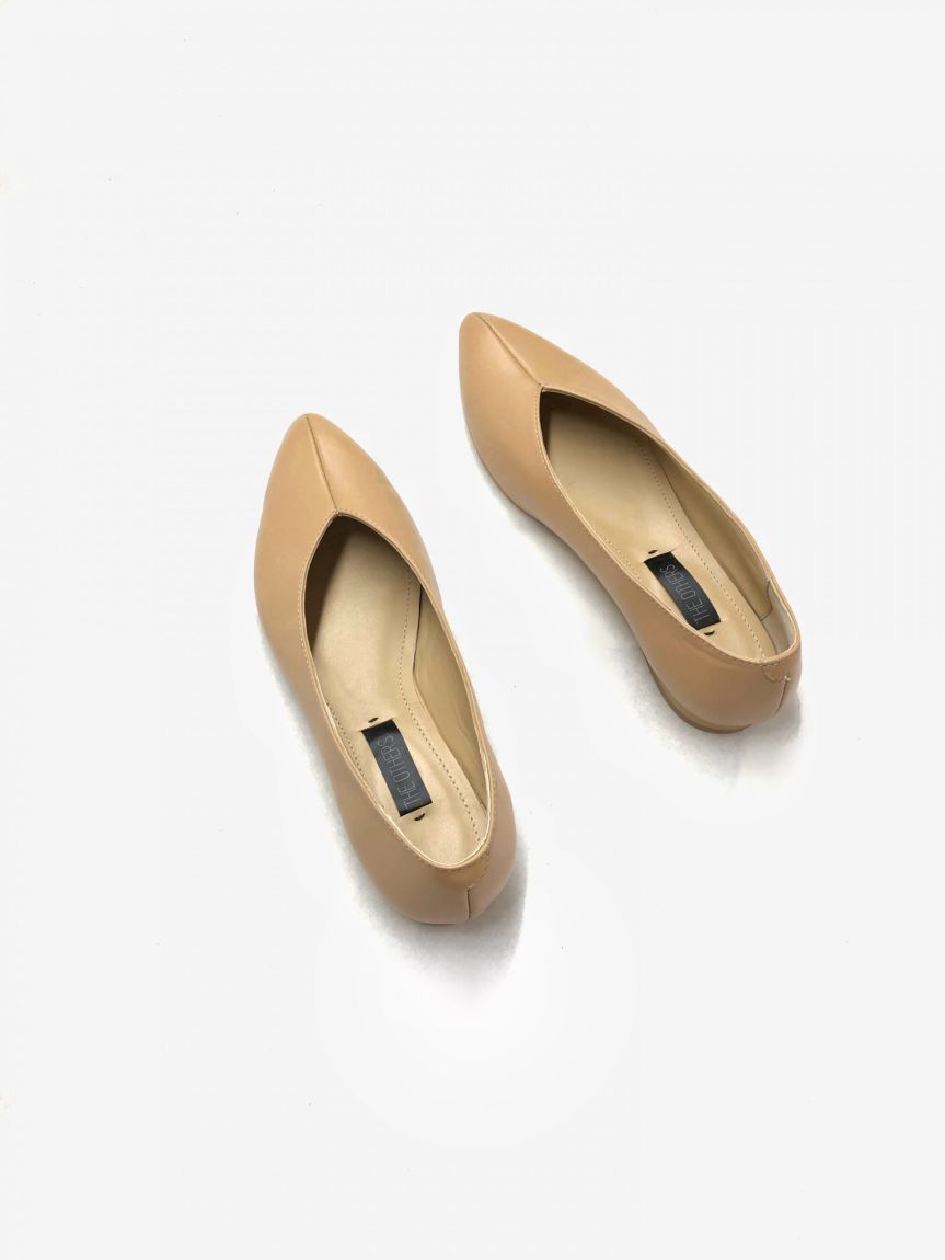 Leather beige ballet flats