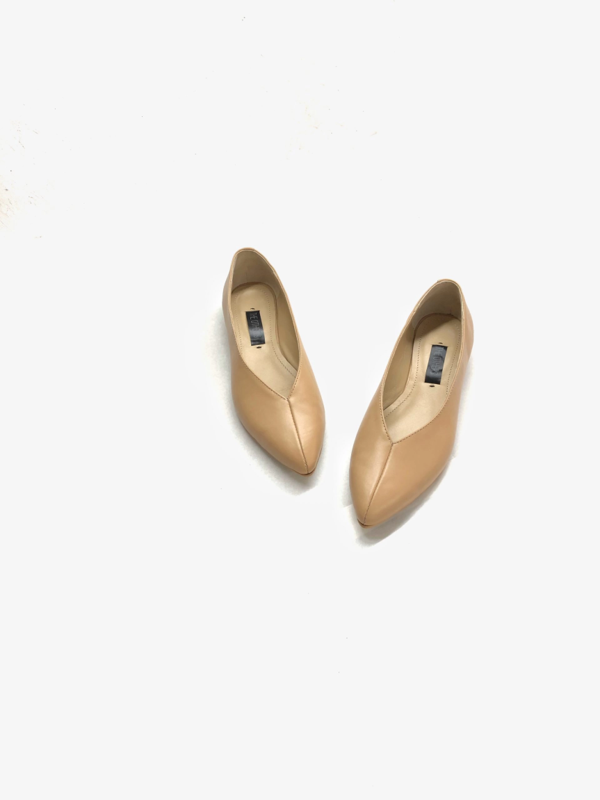 Leather beige ballet flats