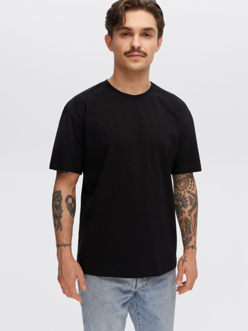 Black oversized T-shirt