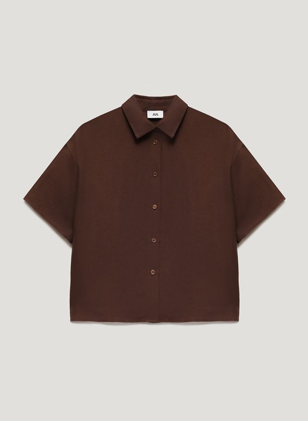 Brown shirt with short sleeves