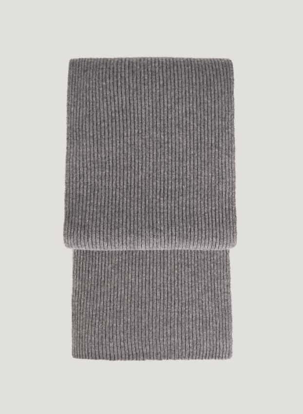 Gray knitted scarf