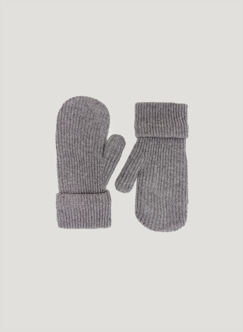 Gray knitted gloves