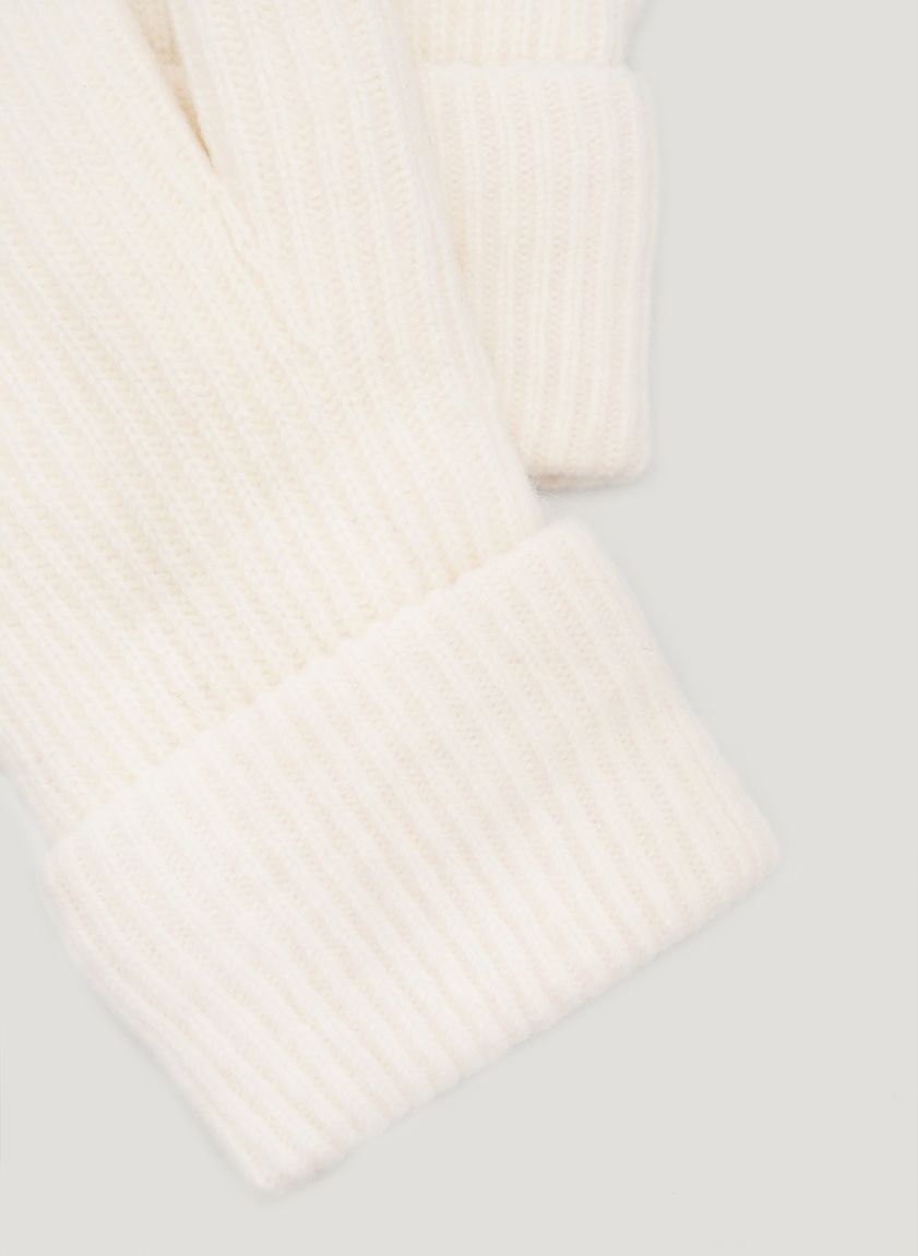 Milk knitted gloves