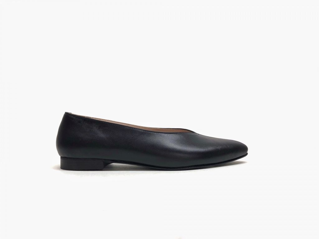 Leather black ballet flats