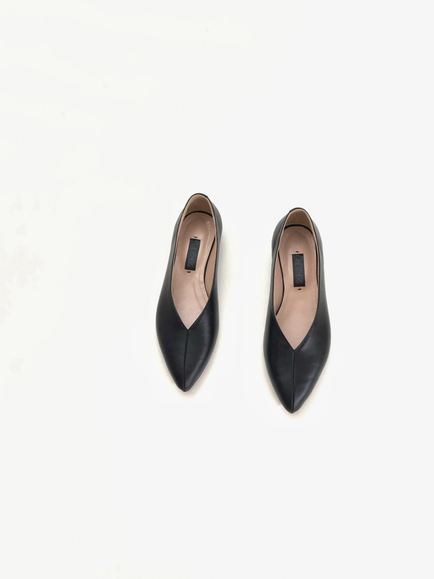 Leather black ballet flats