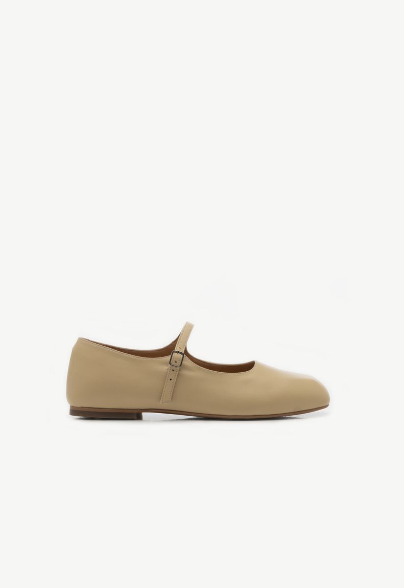 Beige Mary Jane with square toe