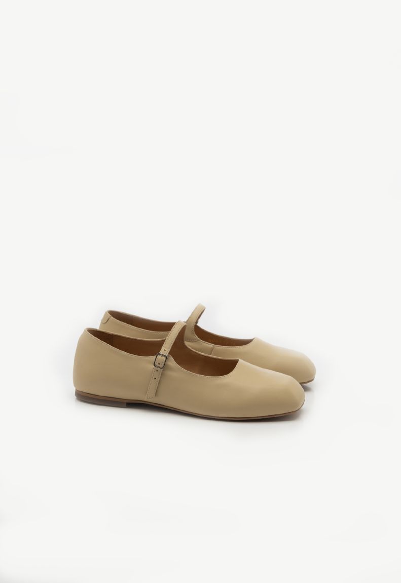 Beige Mary Jane with square toe