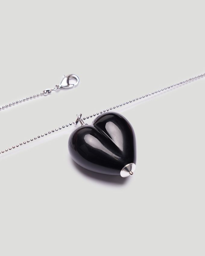 Neck chain Your heart black