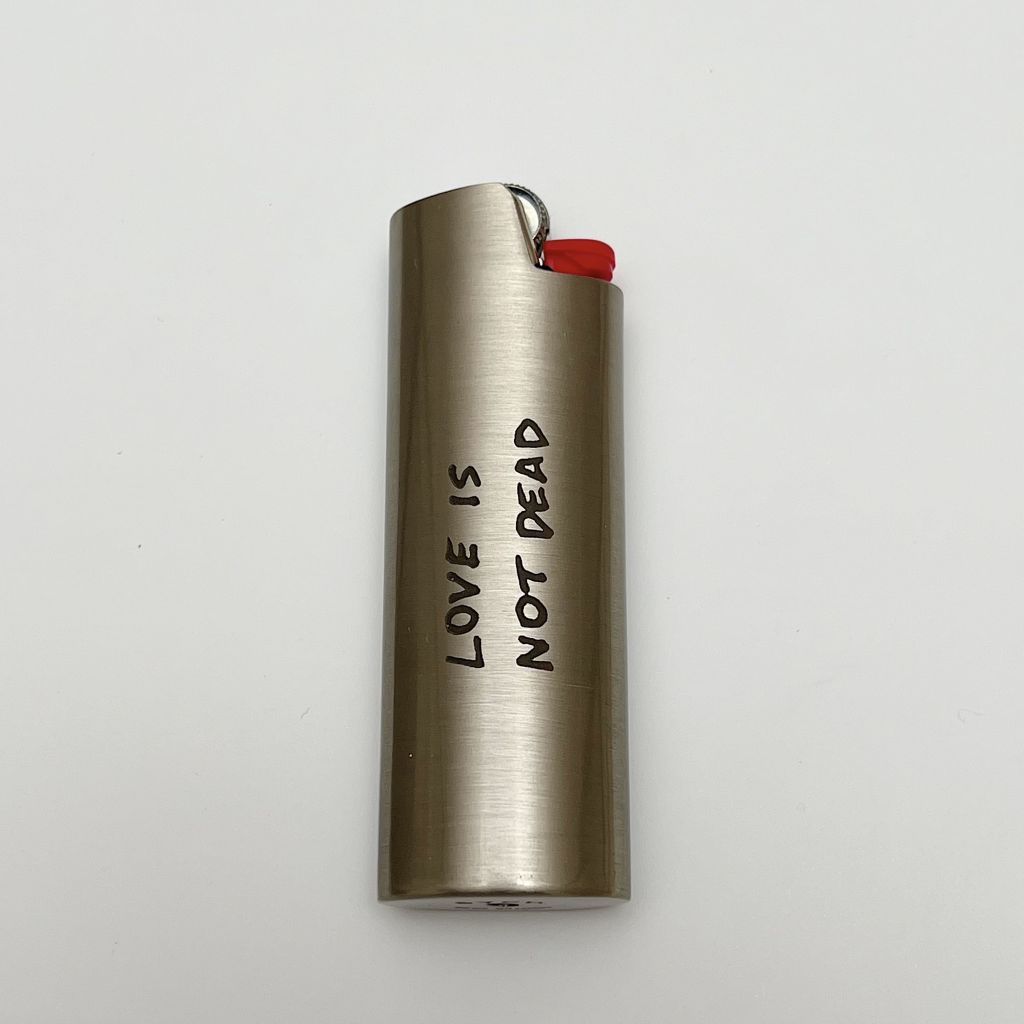 Silver lighter case Love is not dead