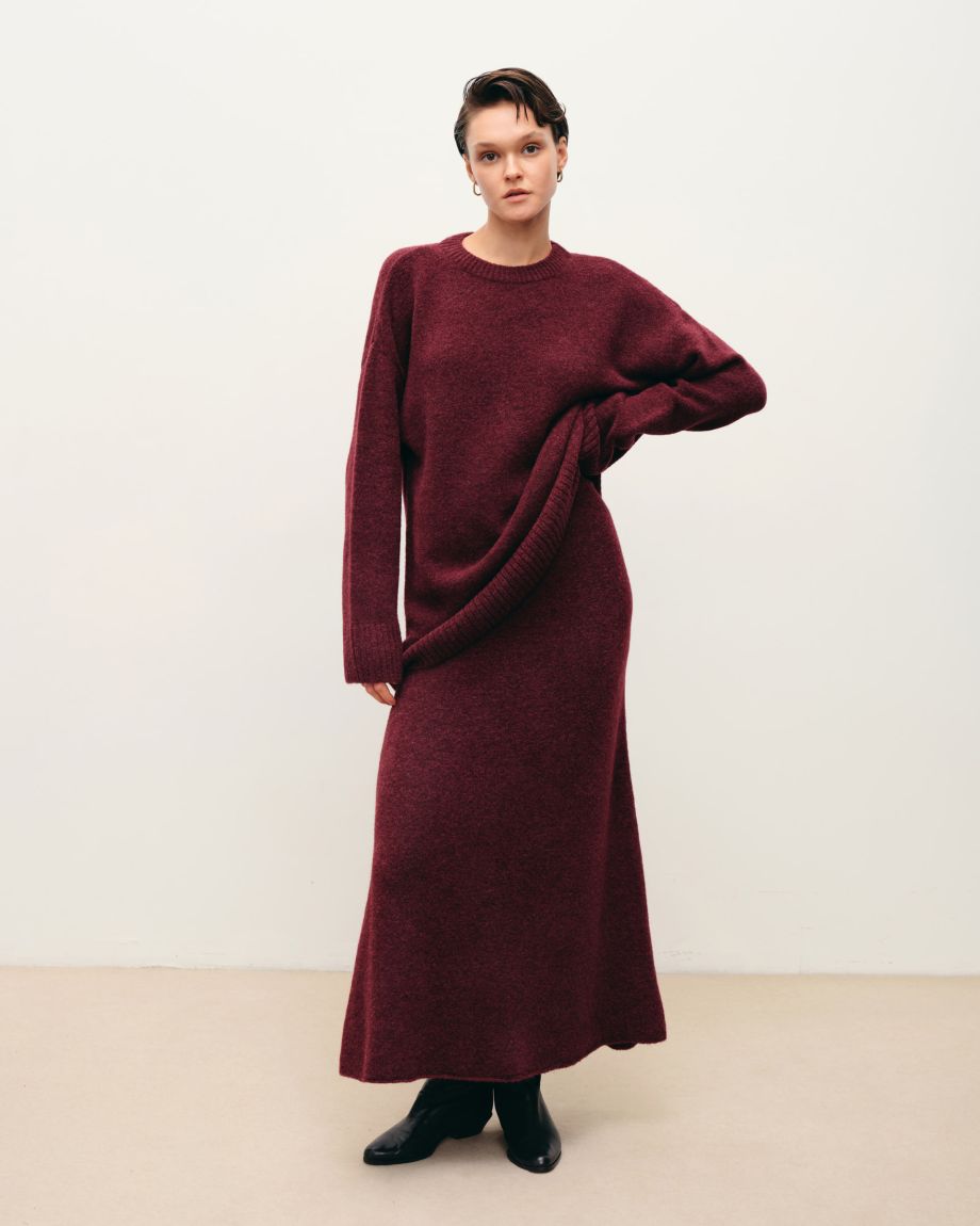 Knitted burgundy midi skirt