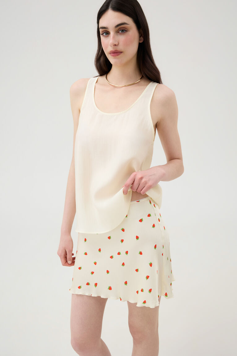Milky Mini Skirt in Strawberry Print