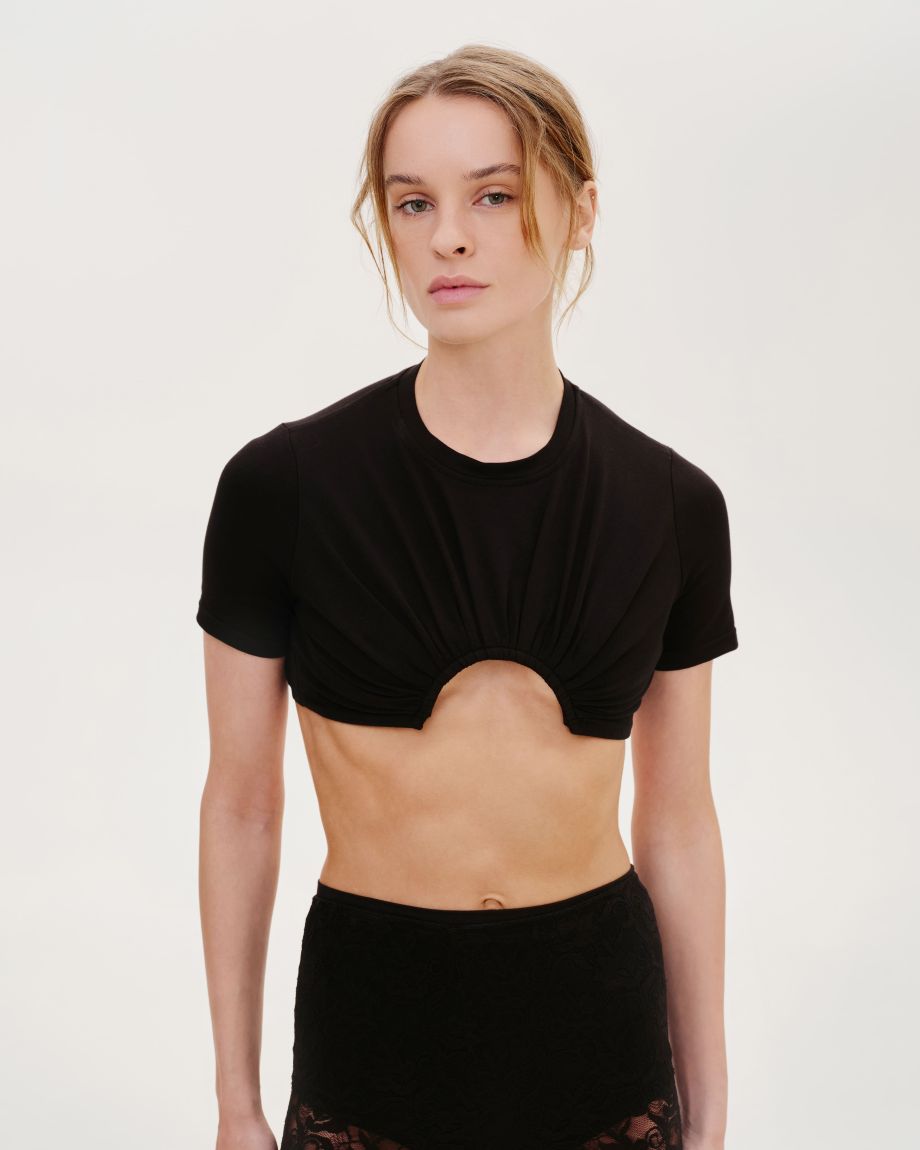 Black cotton top with a round cut