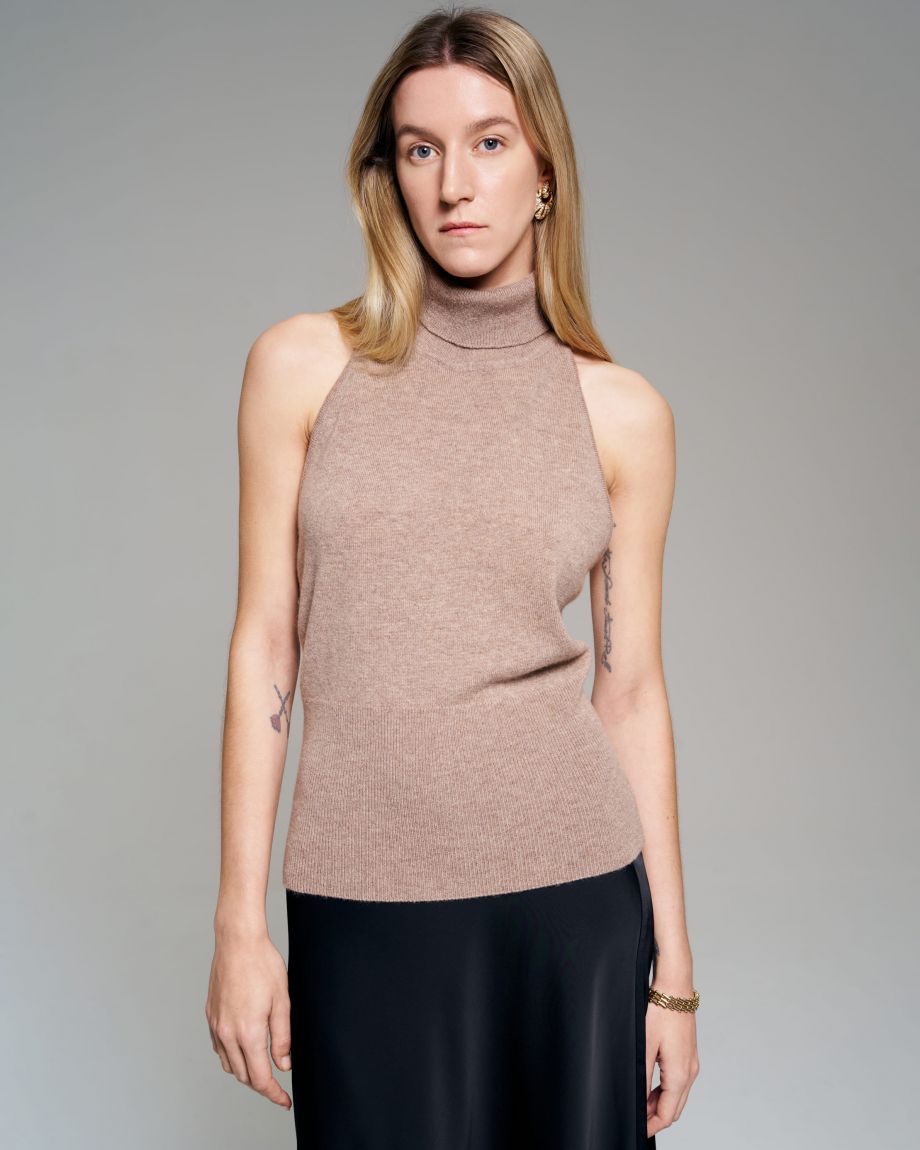 Beige top with open back 30% cashmere