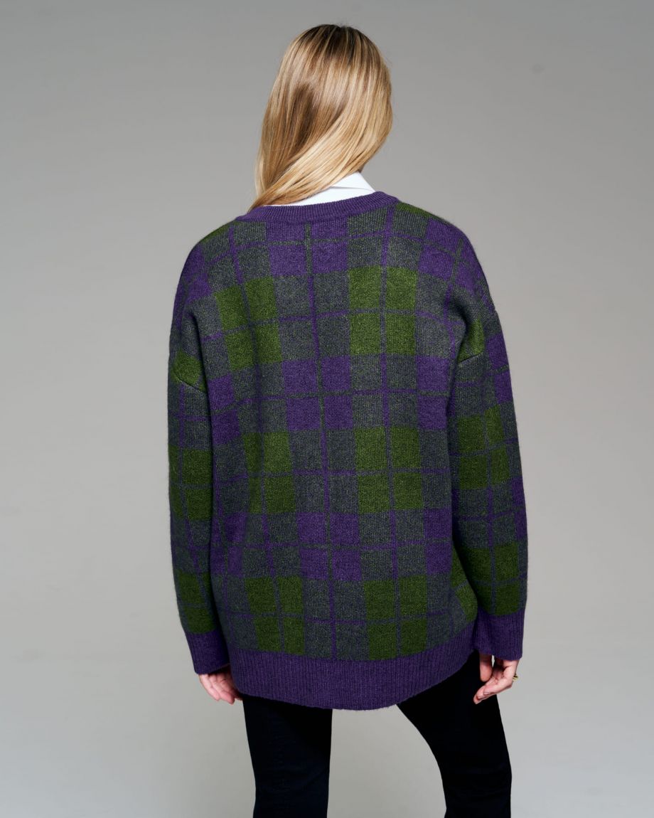 Green knitted cardigan in purple check