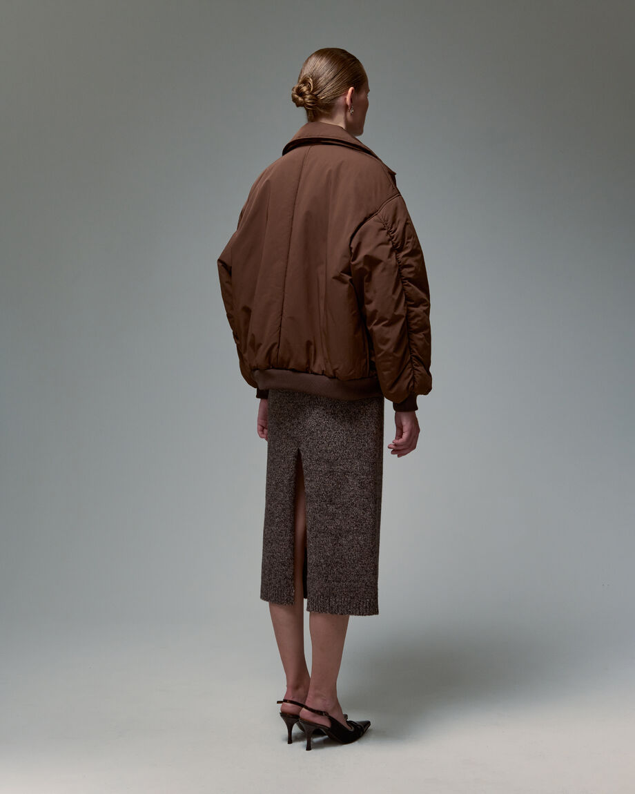 Бомбер oversize з накладними кишенями шоколадний