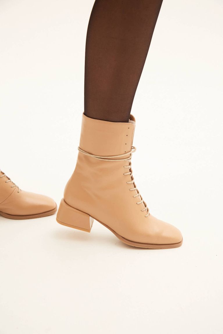  Beige leather ankle boots with laces Diana