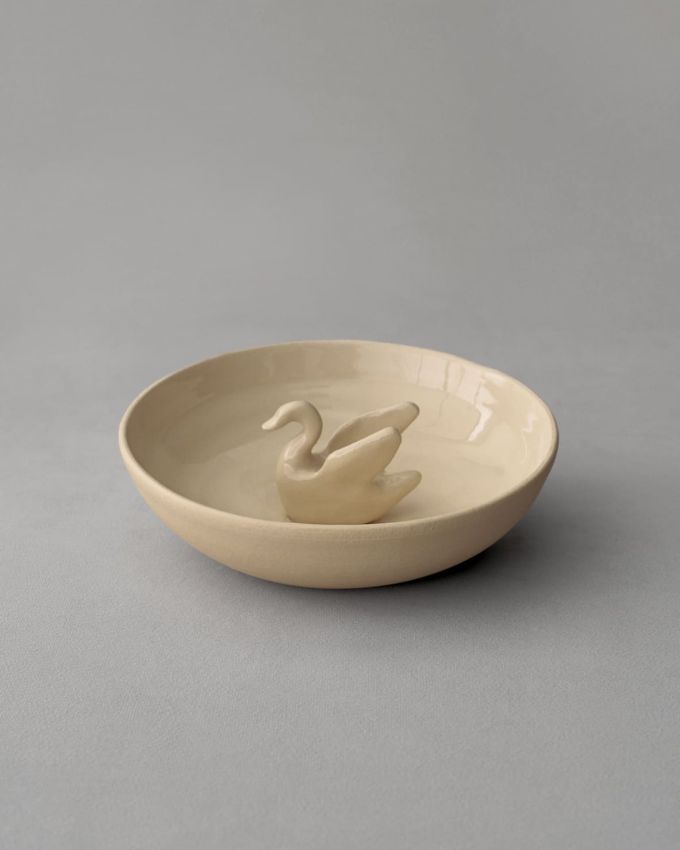 Керамічна таріль для пахощів із фігурою лебедя «Лебідка»