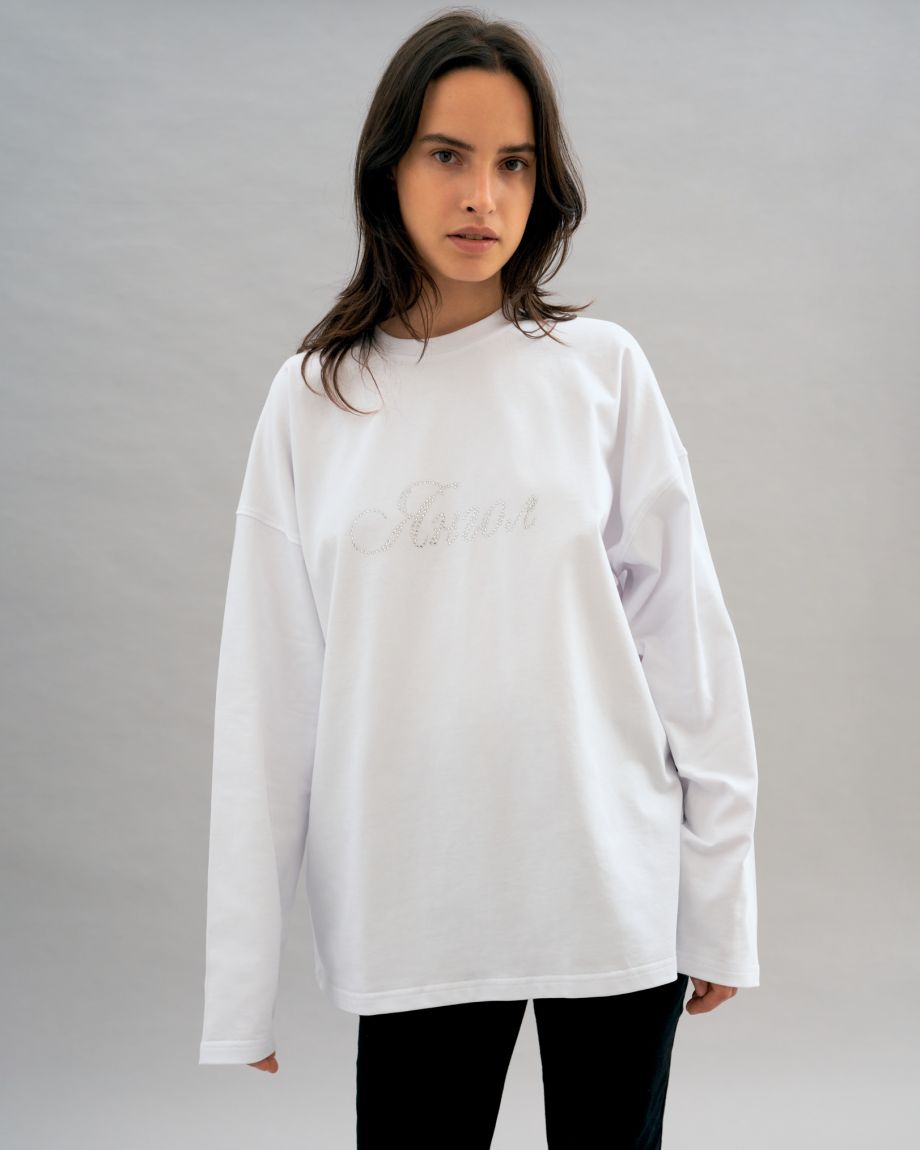 Dense oversized white longsleeve “Yangol”