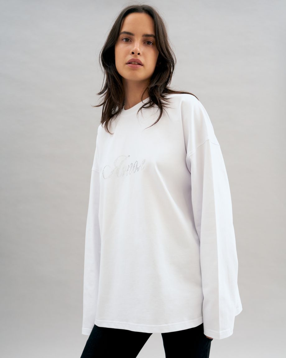 Dense oversized white longsleeve “Yangol”