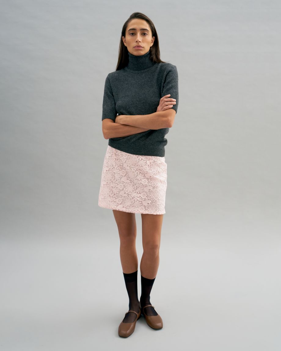 Powder lace skirt