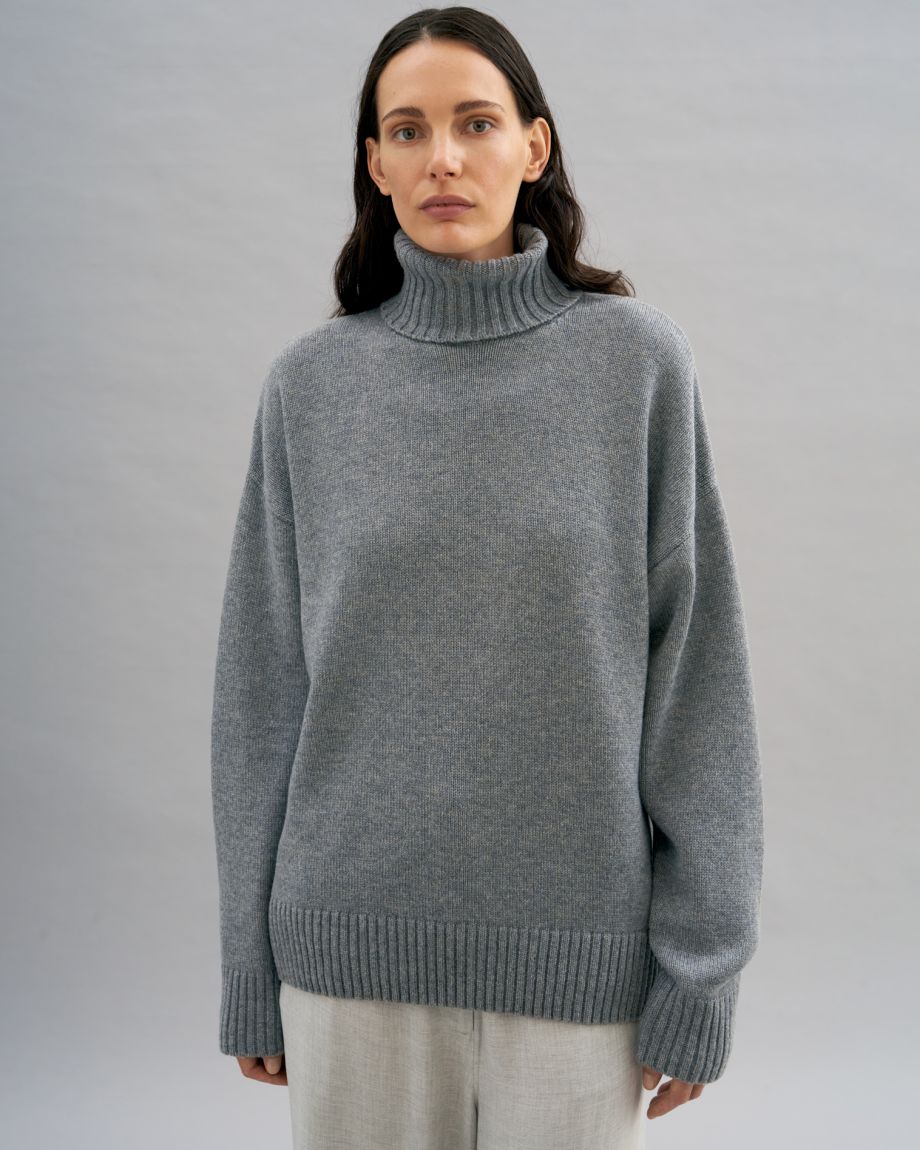 Gray 100% cashmere sweater