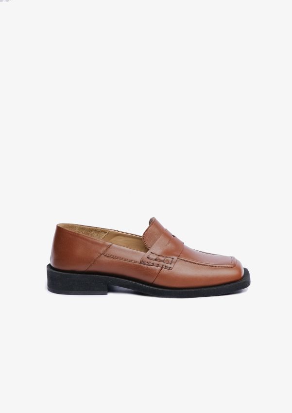  Brown basic loafers