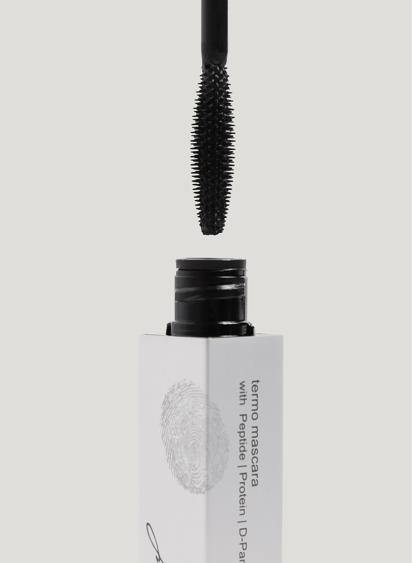 Black thermal mascara