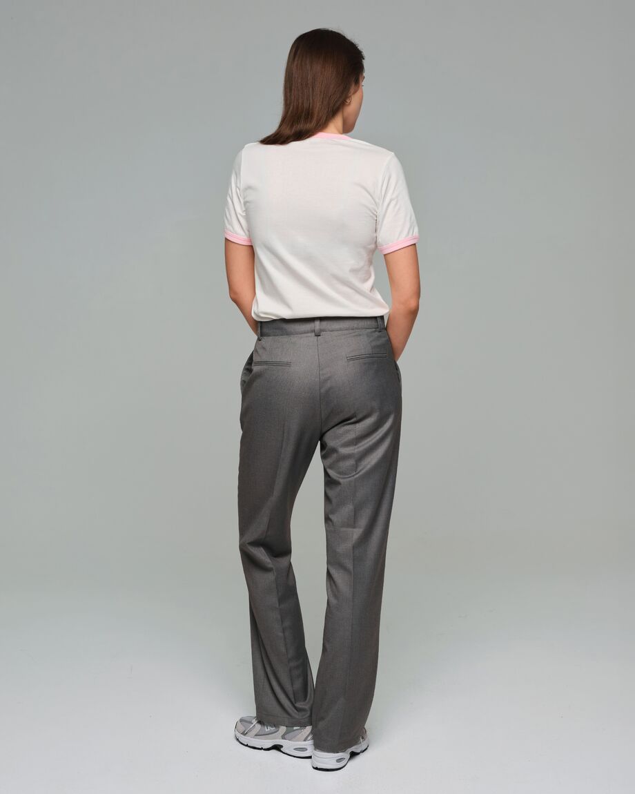 White T-shirt with embroidered chestnut on chest