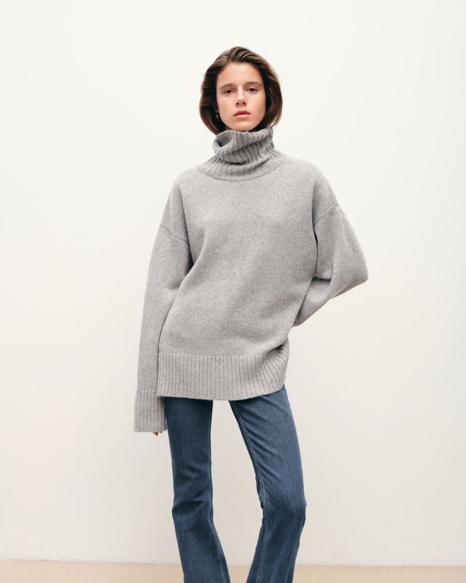 Light gray oversized sweater 100% cashmere