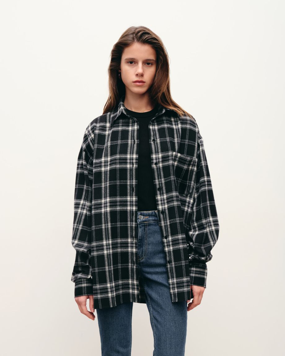 Oversized black-white checked shirt