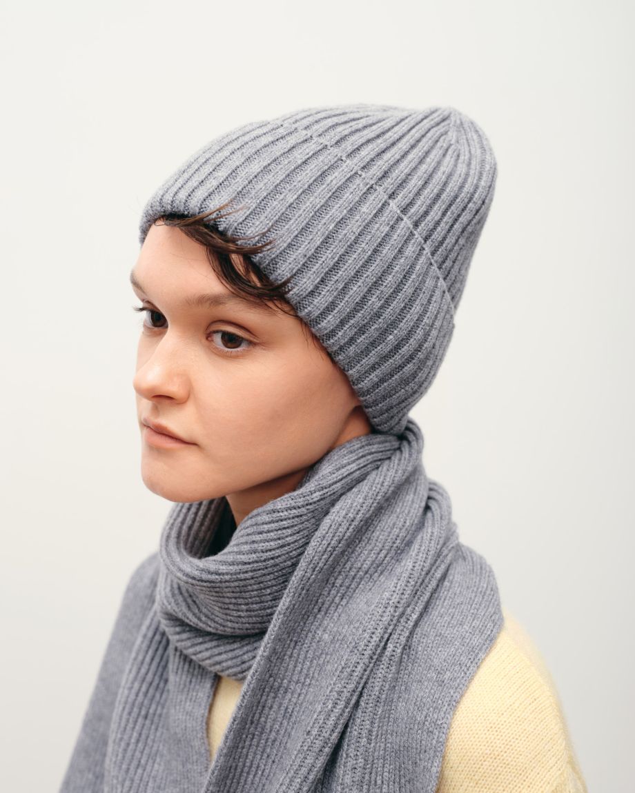 Gray beanie hat 100% cashmere