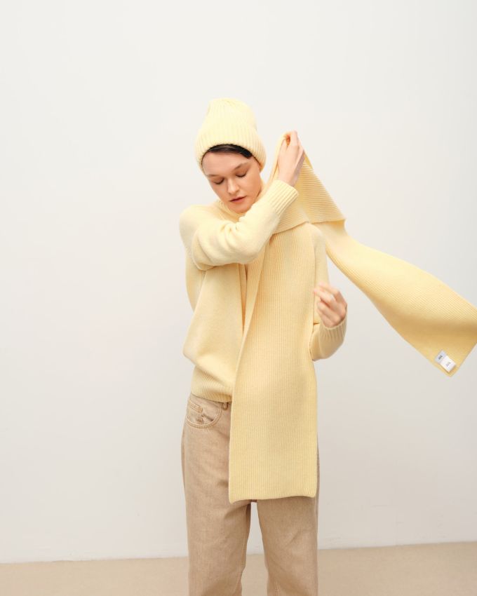 Yellow scarf 30% cashmere