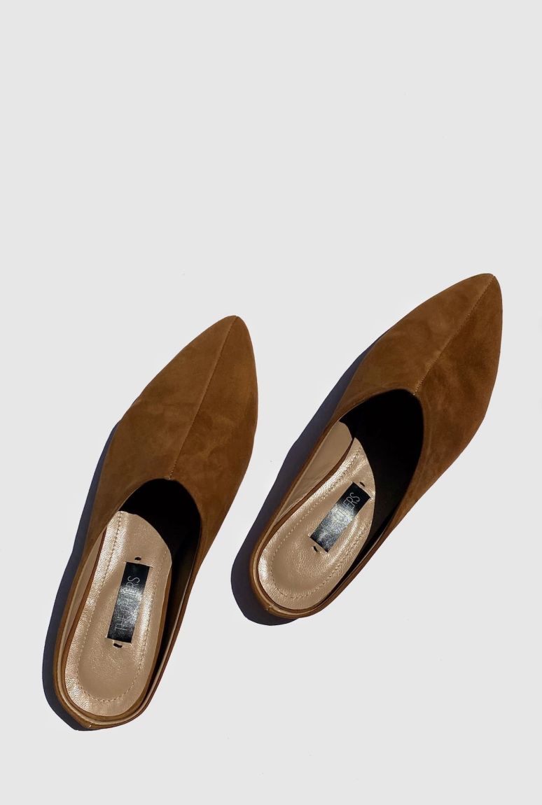 Brown suede mules with a front seam